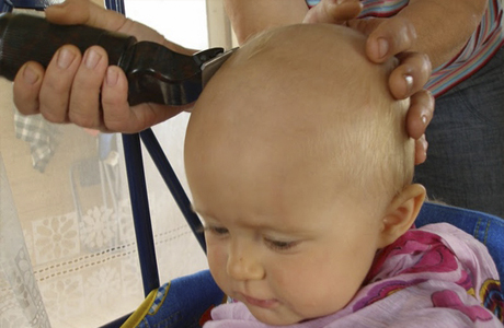 coupe de cheveux d'un an