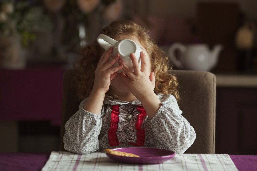 Les enfants peuvent-ils boire du café