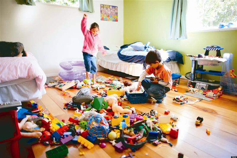 l'enfant est fatigué des jouets