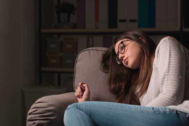 Lassé de rester à la maison avec un petit enfant