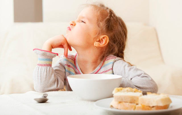 ne mange pas à la maternelle quoi faire