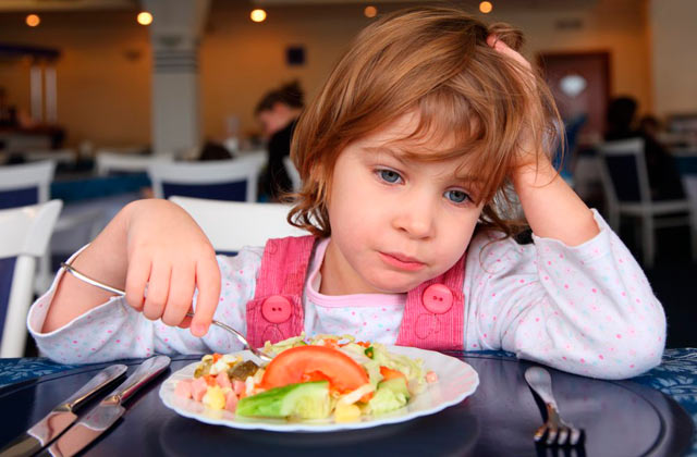 l'enfant ne mange pas au jardin d'enfants