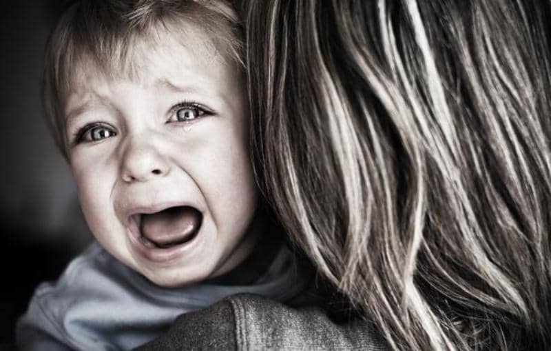 l'enfant ne veut pas aller au jardin