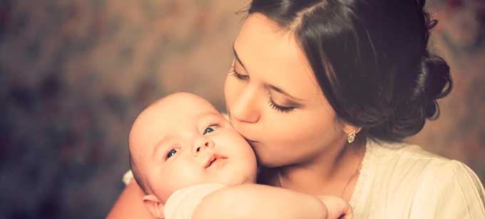 mère avec bébé