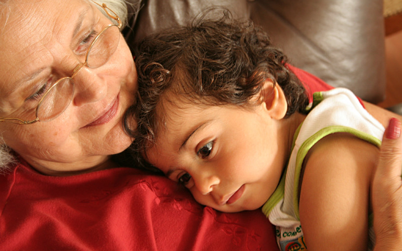 grand-mère pampers petit-fils