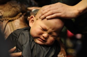 s'il faut couper la tête chauve de l'enfant par an