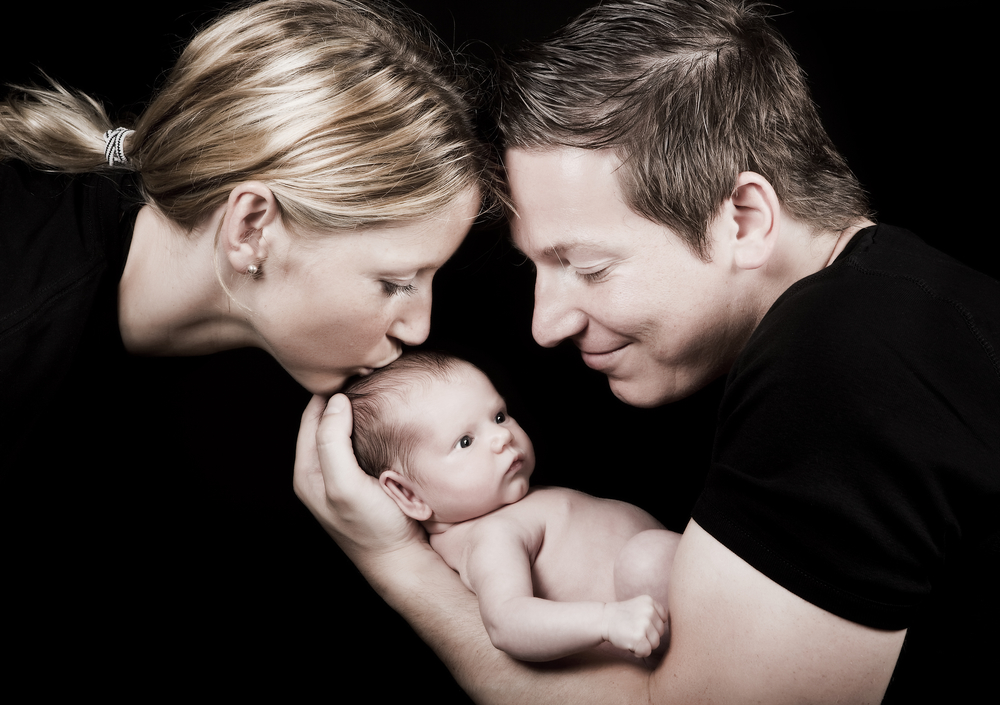 papa maman et bébé nouveau-né