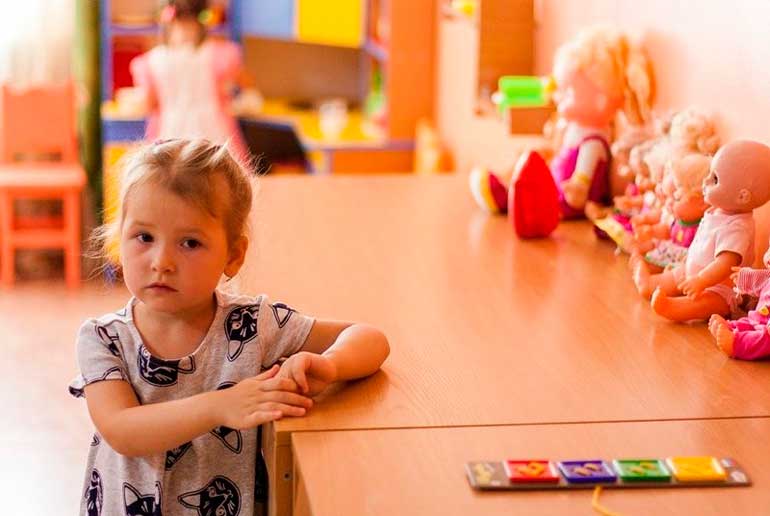 enfant en maternelle-sans-ami